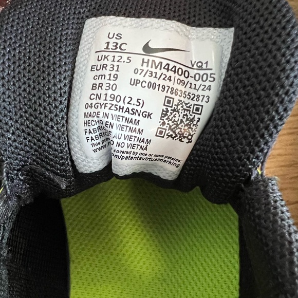 Nike Cosmic Runner Sneakers - Picture 7 of 8